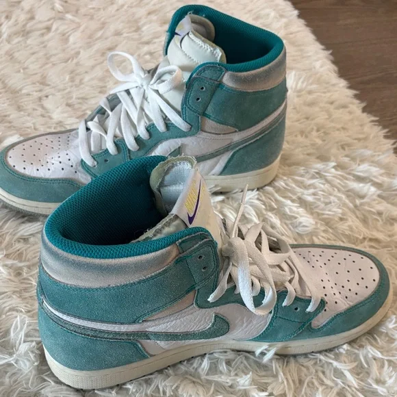 Jordan High OG Teal and White Athletic Shoes - Picture 4 of 6